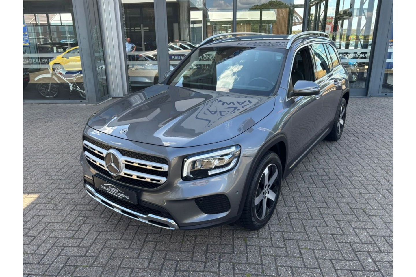 Mercedes-Benz GLB-Klasse 180 BUSINESS SOLUTION AIRCO LEER NAVI PDC-CAMERA AMBIENT LIGHT.