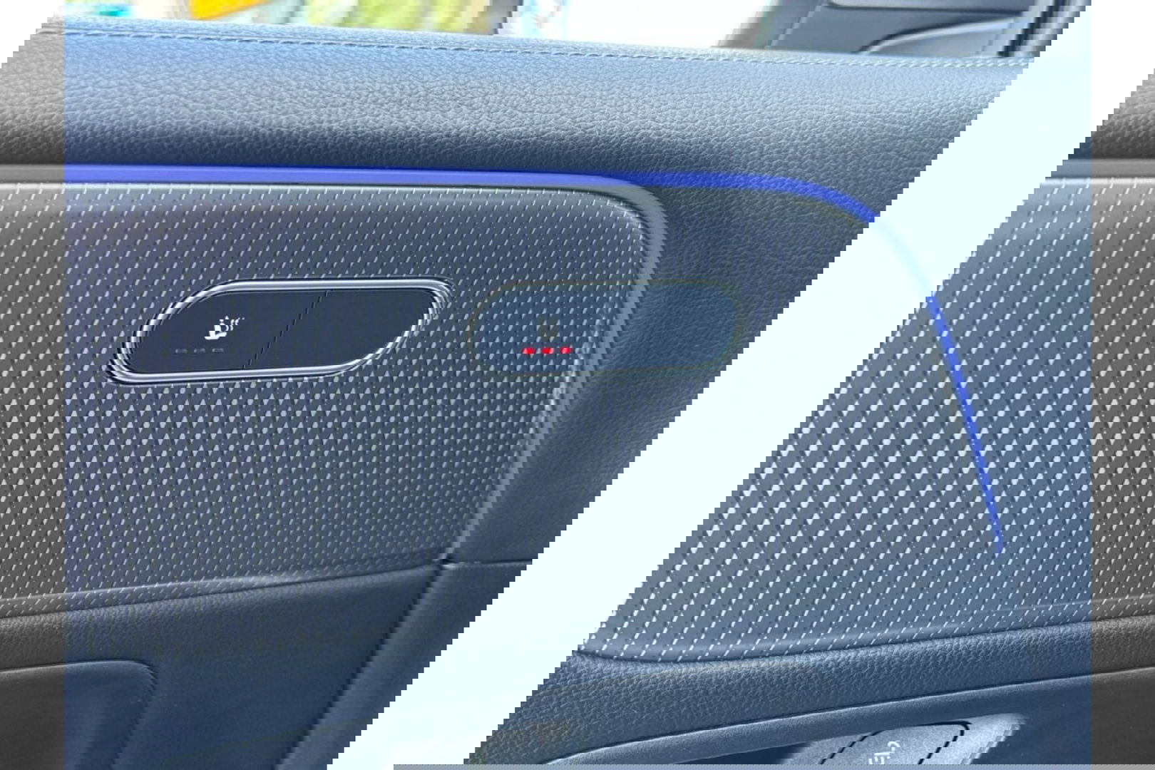 Mercedes-Benz GLB-Klasse 180 BUSINESS SOLUTION AIRCO LEER NAVI PDC-CAMERA AMBIENT LIGHT.