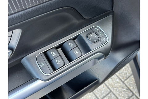 Mercedes-Benz GLB-Klasse 180 BUSINESS SOLUTION AIRCO LEER NAVI PDC-CAMERA AMBIENT LIGHT.