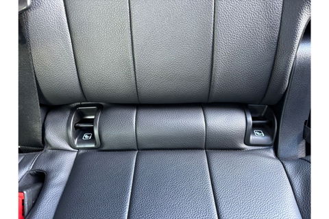 Mercedes-Benz GLB-Klasse 180 BUSINESS SOLUTION AIRCO LEER NAVI PDC-CAMERA AMBIENT LIGHT.