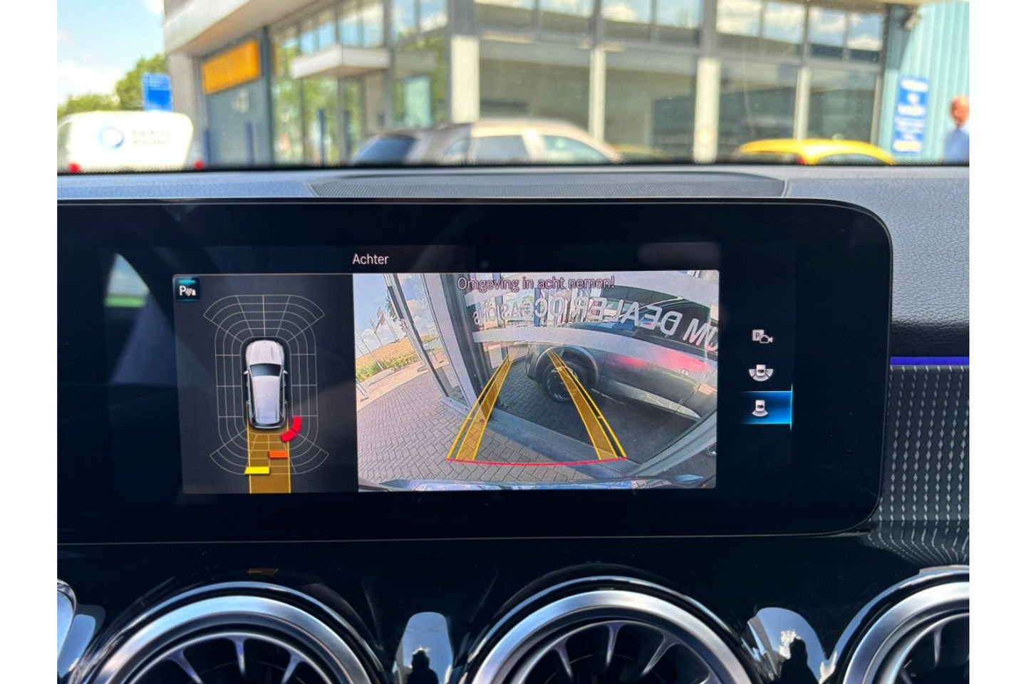 Mercedes-Benz GLB-Klasse 180 BUSINESS SOLUTION AIRCO LEER NAVI PDC-CAMERA AMBIENT LIGHT.