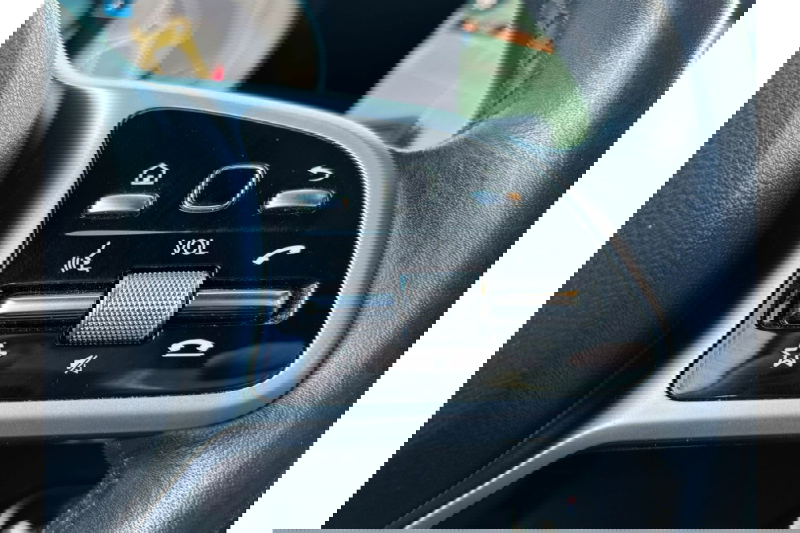 Mercedes-Benz GLB-Klasse 180 BUSINESS SOLUTION AIRCO LEER NAVI PDC-CAMERA AMBIENT LIGHT.