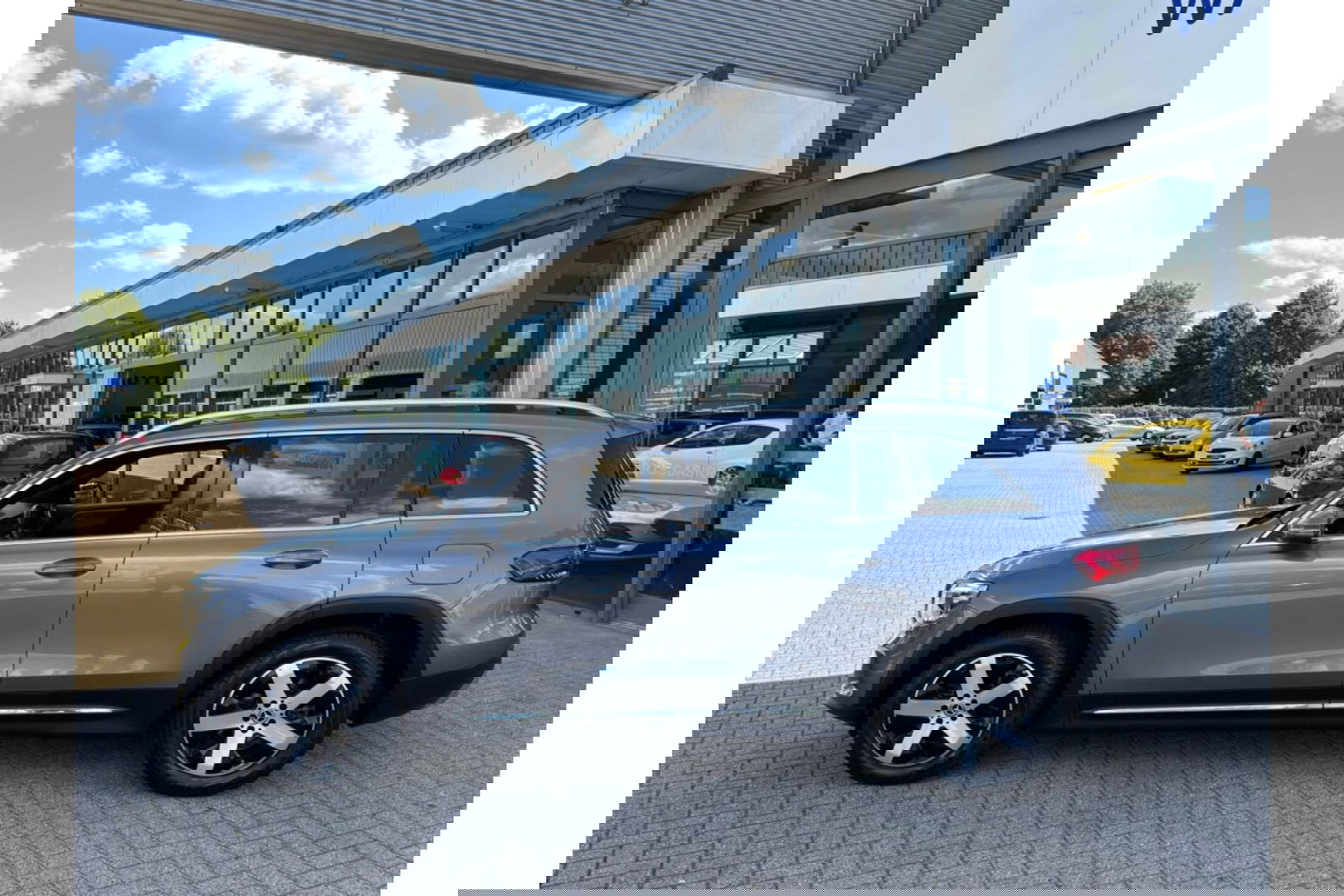 Mercedes-Benz GLB-Klasse 180 BUSINESS SOLUTION AIRCO LEER NAVI PDC-CAMERA AMBIENT LIGHT.