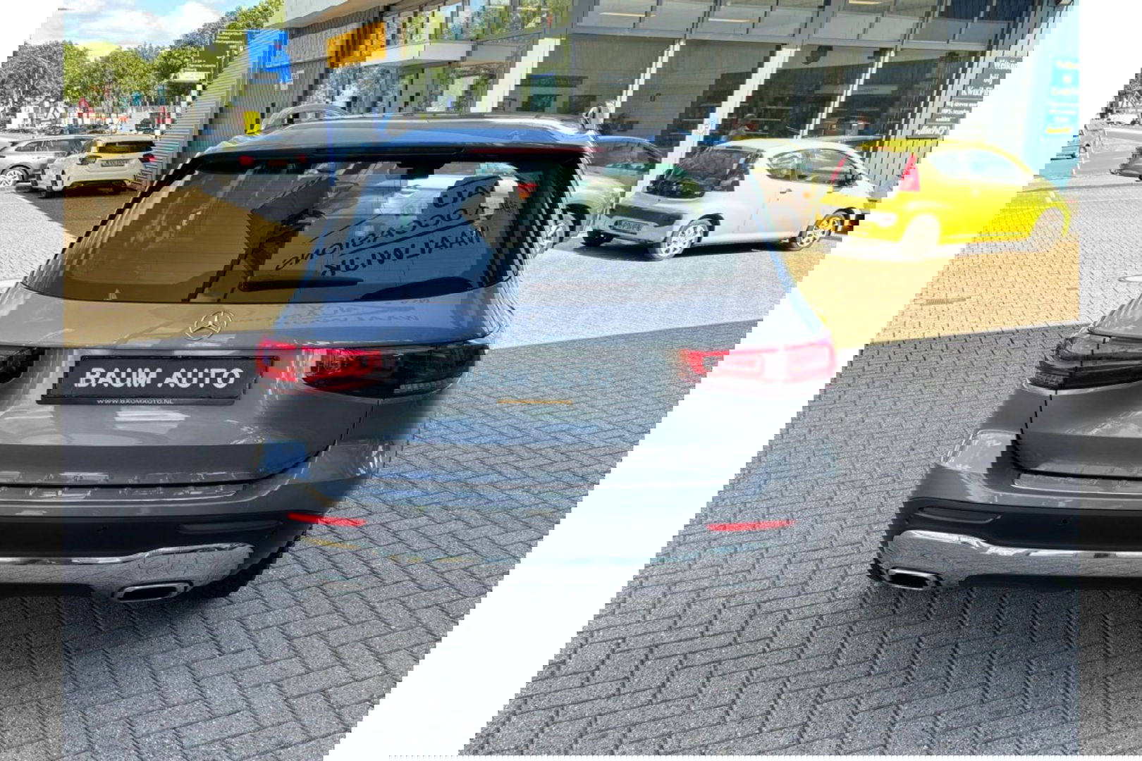 Mercedes-Benz GLB-Klasse 180 BUSINESS SOLUTION AIRCO LEER NAVI PDC-CAMERA AMBIENT LIGHT.
