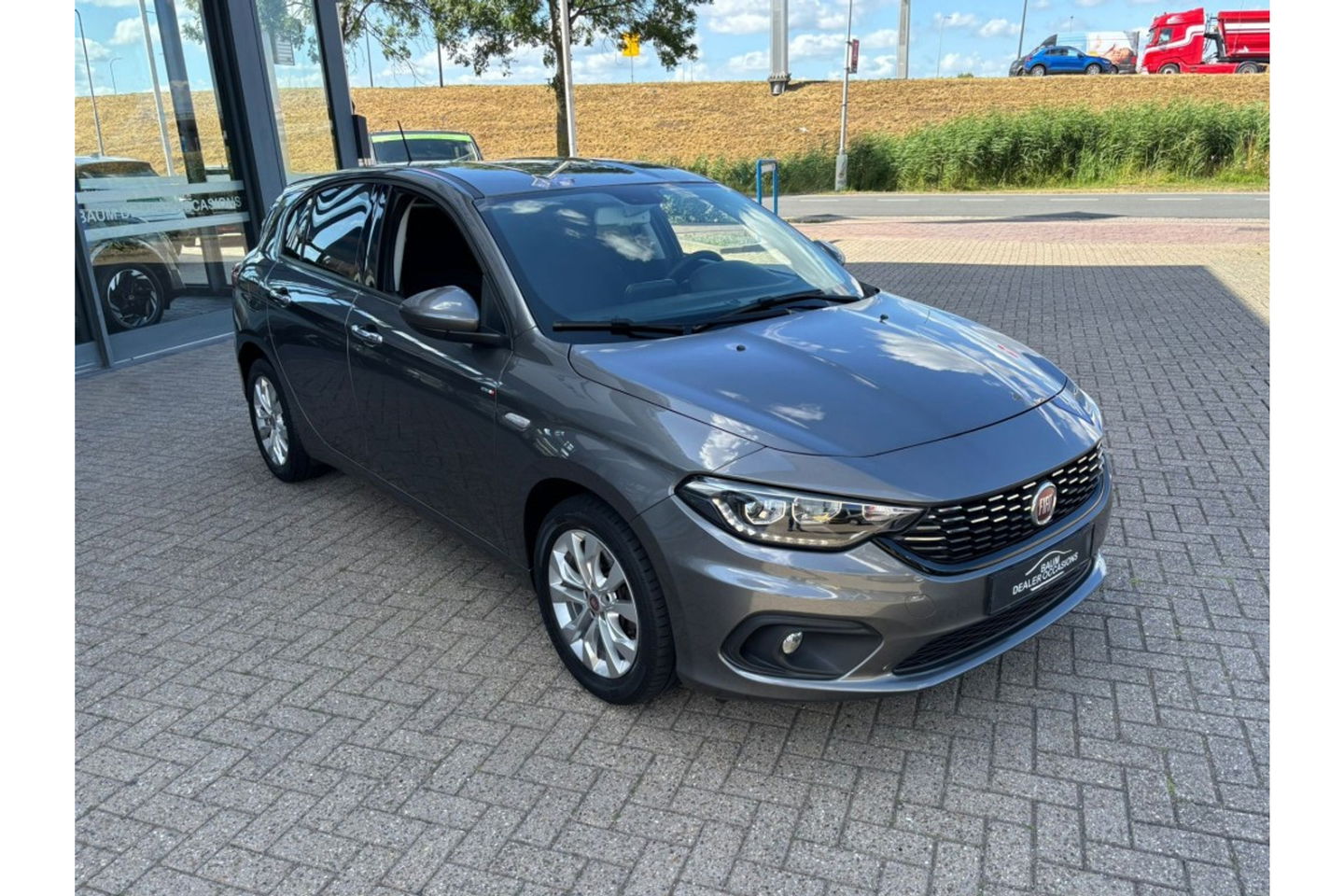 Fiat Tipo 1.4 LOUNGE AIRCO-ECC NAVI PDC-CAMERA CRUISE.