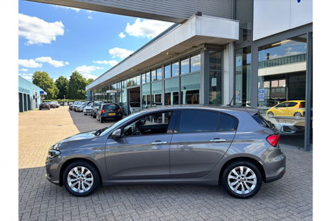 Fiat Tipo 1.4 LOUNGE AIRCO-ECC NAVI PDC-CAMERA CRUISE.