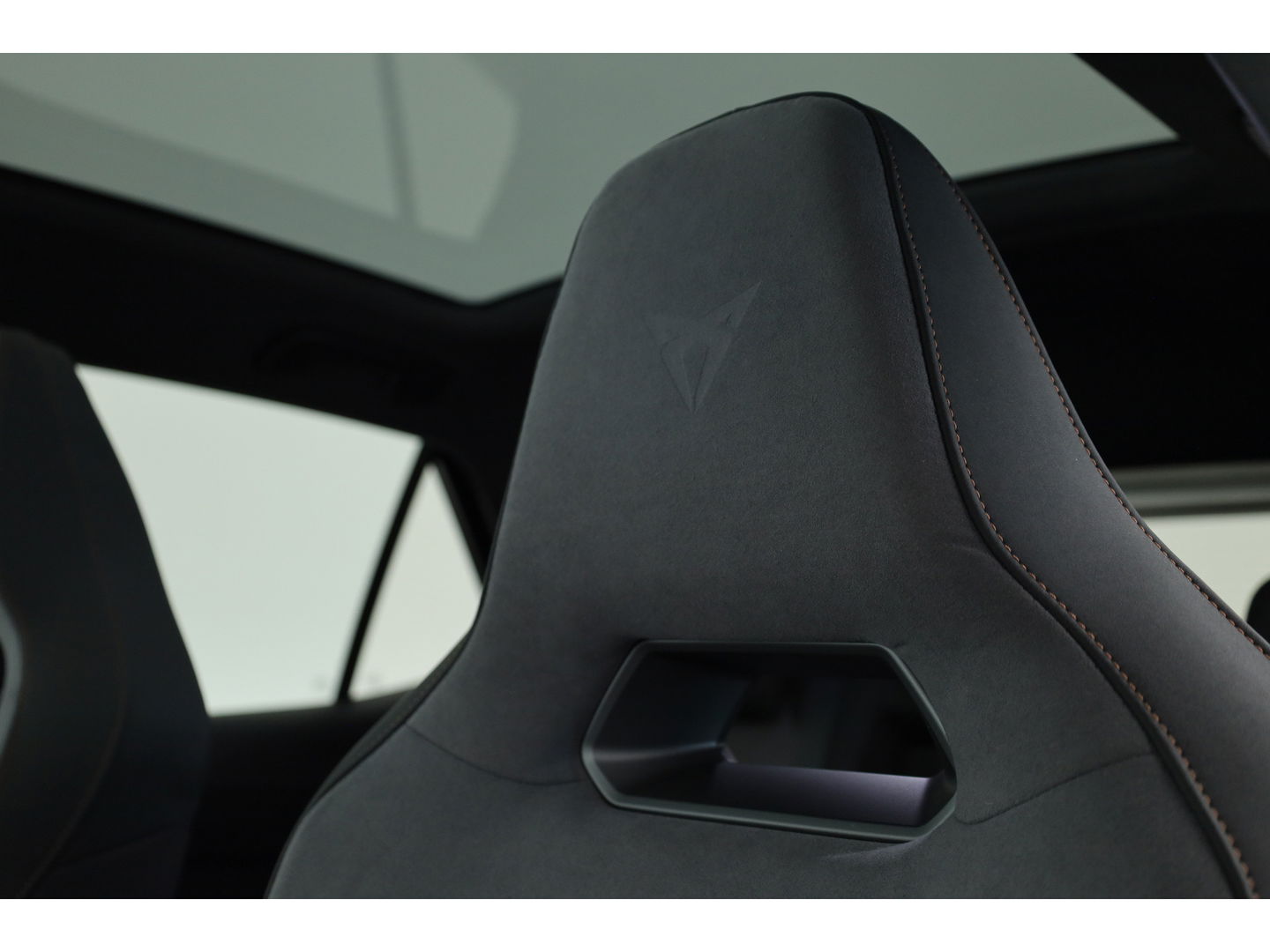 CUPRA Born 62 kWh | Pano | HUD | Massage | 360cam | Stoel- Stuurverw | Adapt. Cruise