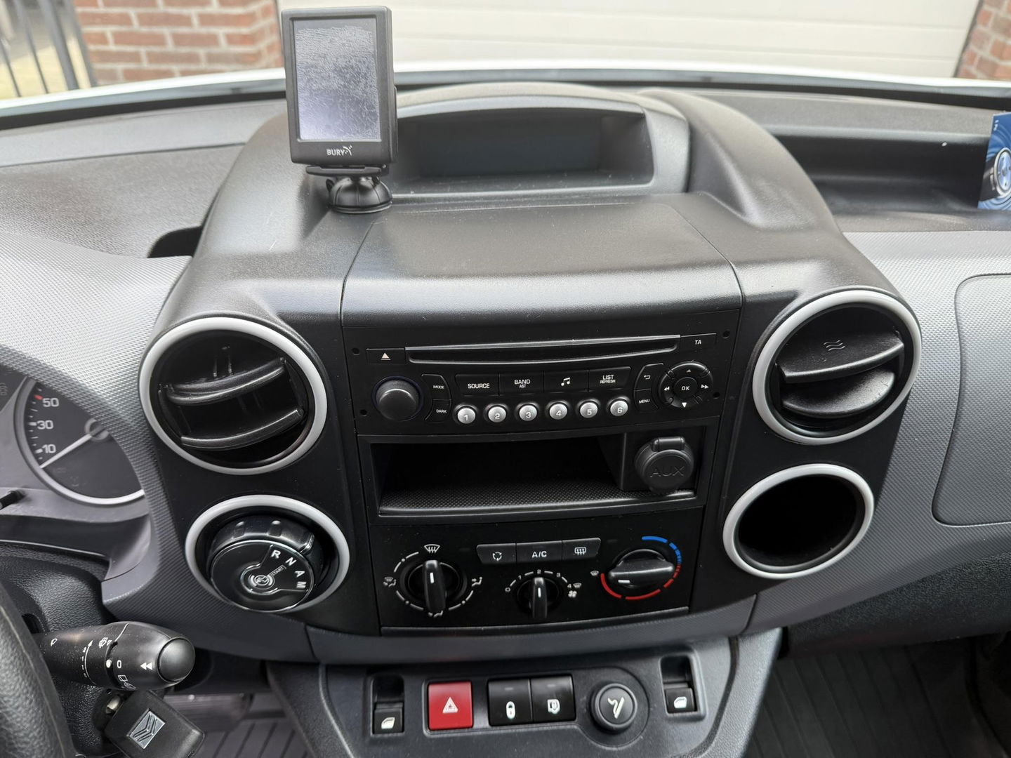 Citroën Berlingo 1.6 BlueHDI 100 pk automaat bott inrichting