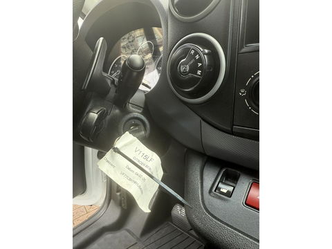 Citroën Berlingo 1.6 BlueHDI 100 pk automaat bott inrichting