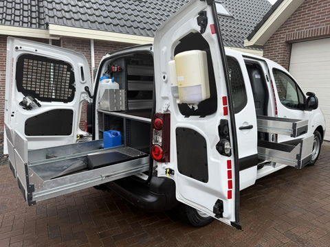 Citroën Berlingo 1.6 BlueHDI 100 pk automaat bott inrichting