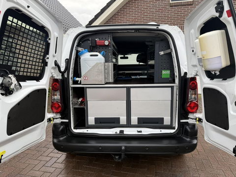 Citroën Berlingo 1.6 BlueHDI 100 pk automaat bott inrichting