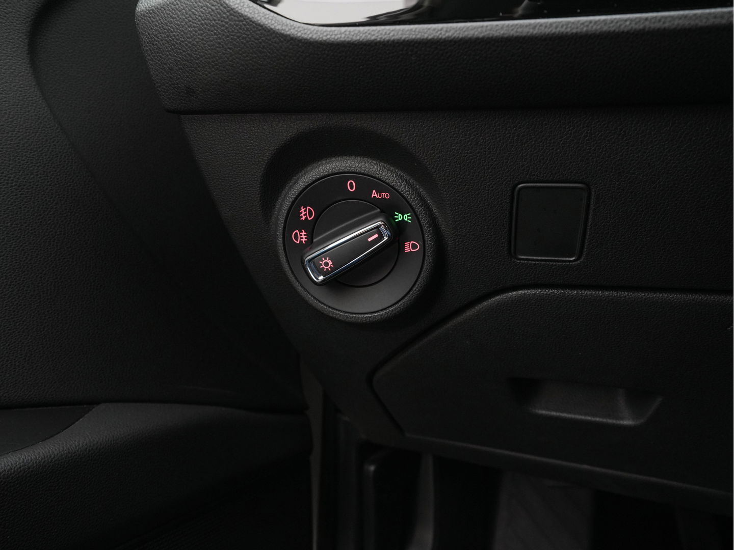 SEAT Leon 1.6 TDI Limited Edition II * NAVI | CLIMA | CRUISE | LEER | PDC | 16'' LM *