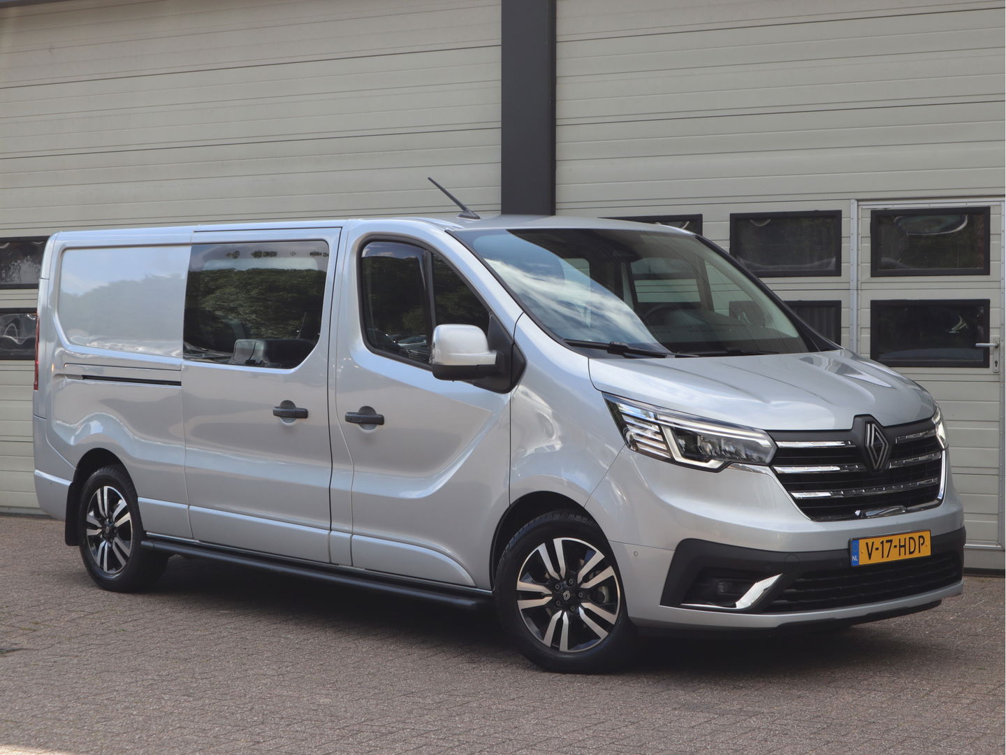 Renault Trafic 2.0 Blue dCi 170 pk T29 L2 Lang - DC 6 Persoons - Trekhaak - Rijklaar