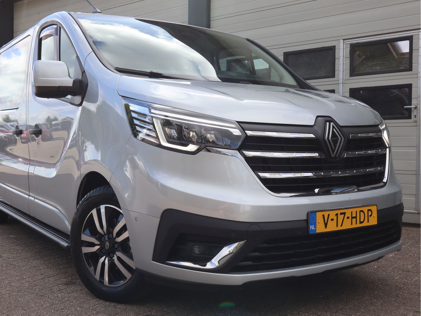Renault Trafic 2.0 Blue dCi 170 pk T29 L2 Lang - DC 6 Persoons - Trekhaak - Rijklaar