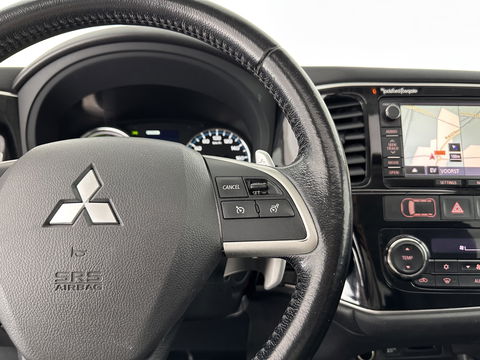Mitsubishi Outlander 2.0 PHEV Instyle AUT. * PANO | NAVI-FULLMAP | KEYLESS | CAMERA | CLIMA | TREKHAAK | SHIFT-PADELS | LEER | 18'' LM*