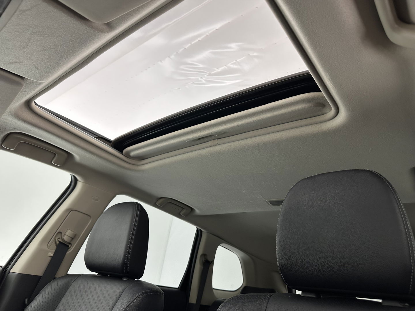 Mitsubishi Outlander 2.0 PHEV Instyle AUT. * PANO | NAVI-FULLMAP | KEYLESS | CAMERA | CLIMA | TREKHAAK | SHIFT-PADELS | LEER | 18'' LM*