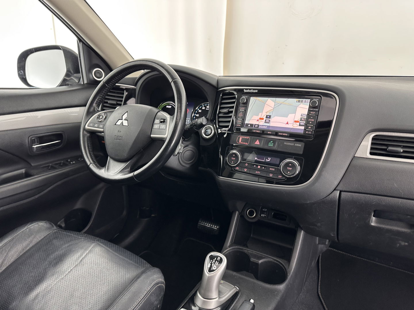 Mitsubishi Outlander 2.0 PHEV Instyle AUT. * PANO | NAVI-FULLMAP | KEYLESS | CAMERA | CLIMA | TREKHAAK | SHIFT-PADELS | LEER | 18'' LM*