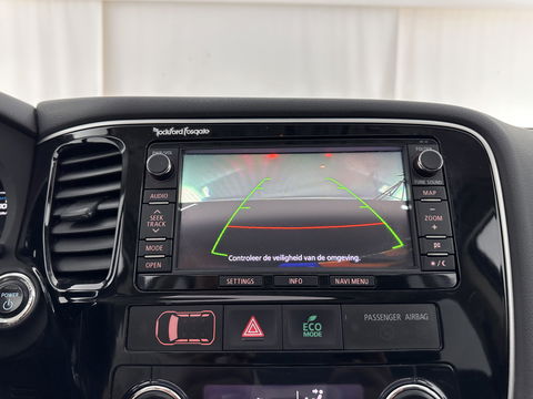 Mitsubishi Outlander 2.0 PHEV Instyle AUT. * PANO | NAVI-FULLMAP | KEYLESS | CAMERA | CLIMA | TREKHAAK | SHIFT-PADELS | LEER | 18'' LM*