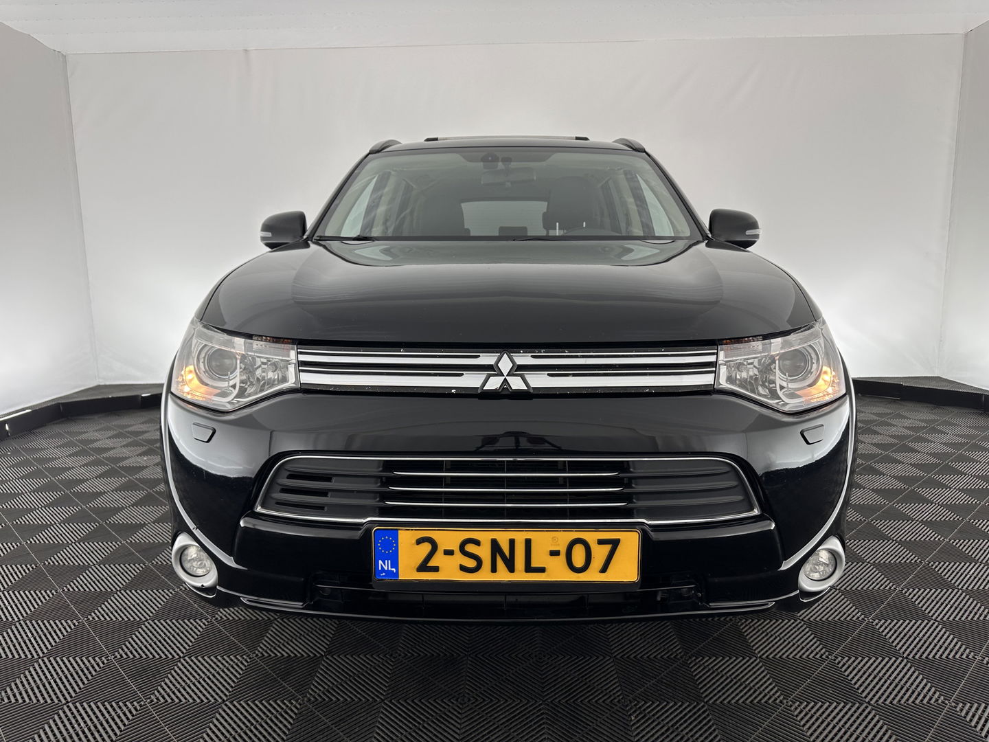 Mitsubishi Outlander 2.0 PHEV Instyle AUT. * PANO | NAVI-FULLMAP | KEYLESS | CAMERA | CLIMA | TREKHAAK | SHIFT-PADELS | LEER | 18'' LM*