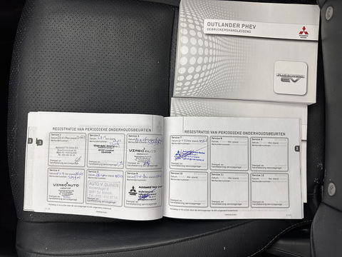 Mitsubishi Outlander 2.0 PHEV Instyle AUT. * PANO | NAVI-FULLMAP | KEYLESS | CAMERA | CLIMA | TREKHAAK | SHIFT-PADELS | LEER | 18'' LM*
