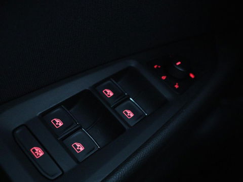 SEAT Leon 1.5 TSI FR Business Intens | Panoramadak | Full LED | Sfeerverlichting | Caplay | Navigatie | Sportstoelen | Keyless | Climate control
