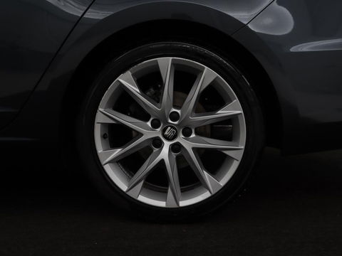 SEAT Leon 1.5 TSI FR Business Intens | Panoramadak | Full LED | Sfeerverlichting | Caplay | Navigatie | Sportstoelen | Keyless | Climate control
