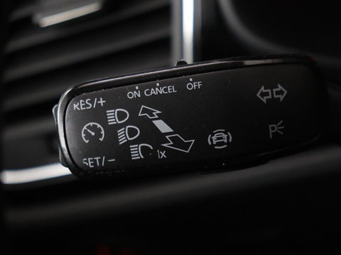 SEAT Leon 1.5 TSI FR Business Intens | Panoramadak | Full LED | Sfeerverlichting | Caplay | Navigatie | Sportstoelen | Keyless | Climate control