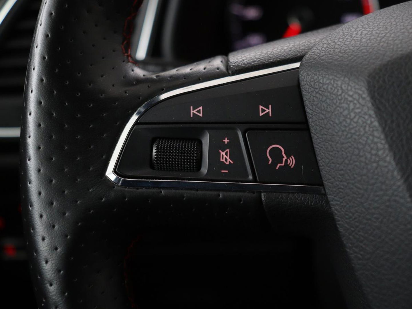SEAT Leon 1.5 TSI FR Business Intens | Panoramadak | Full LED | Sfeerverlichting | Caplay | Navigatie | Sportstoelen | Keyless | Climate control