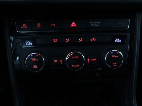 SEAT Leon 1.5 TSI FR Business Intens | Panoramadak | Full LED | Sfeerverlichting | Caplay | Navigatie | Sportstoelen | Keyless | Climate control