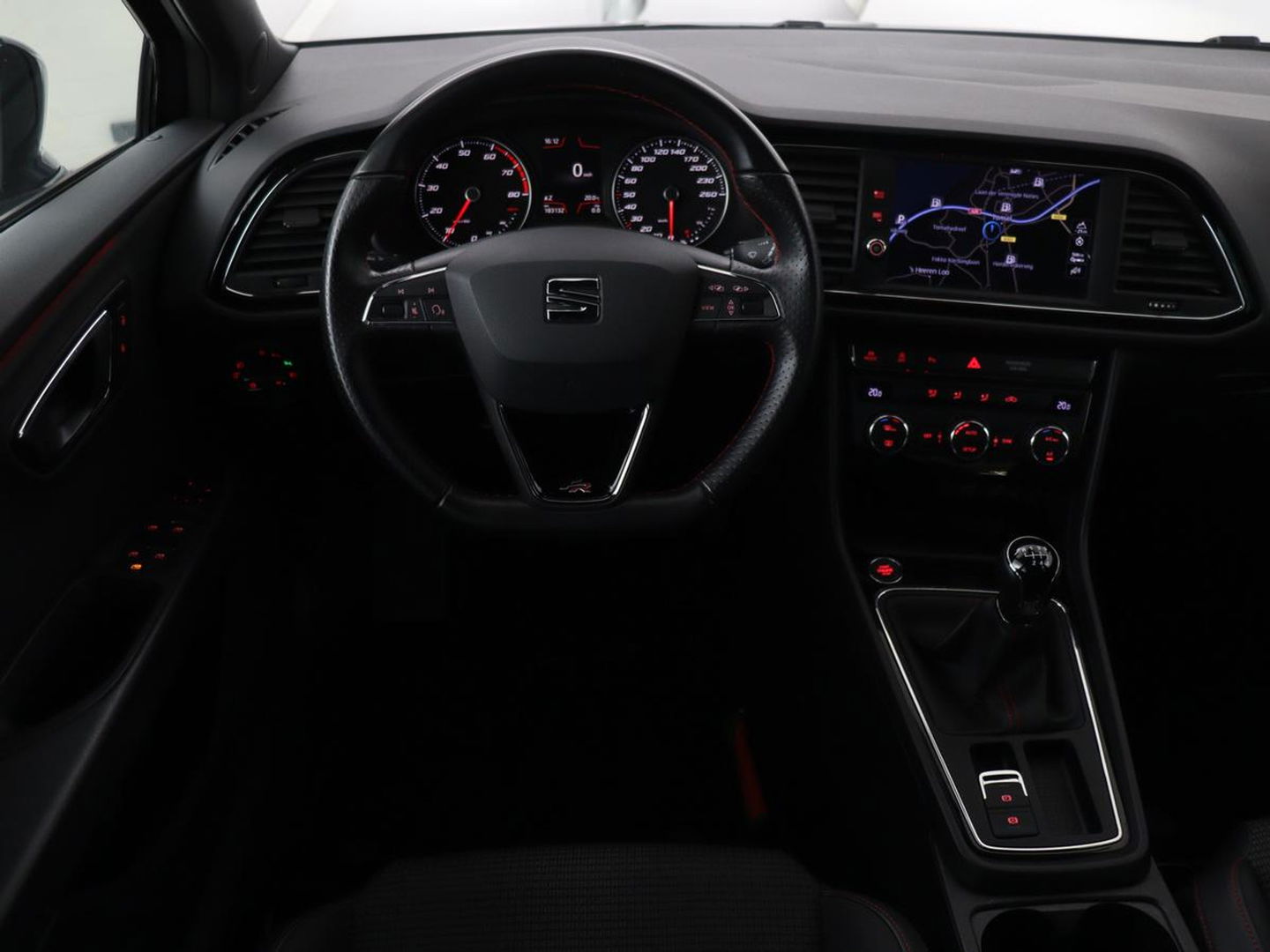 SEAT Leon 1.5 TSI FR Business Intens | Panoramadak | Full LED | Sfeerverlichting | Caplay | Navigatie | Sportstoelen | Keyless | Climate control