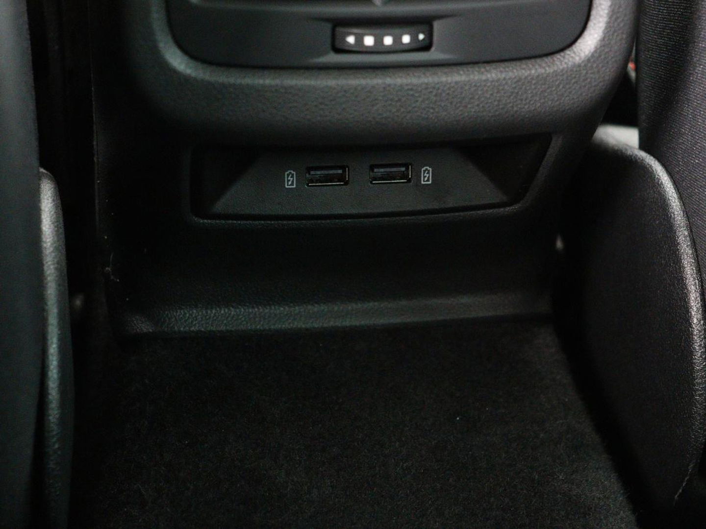 SEAT Leon 1.5 TSI FR Business Intens | Panoramadak | Full LED | Sfeerverlichting | Caplay | Navigatie | Sportstoelen | Keyless | Climate control