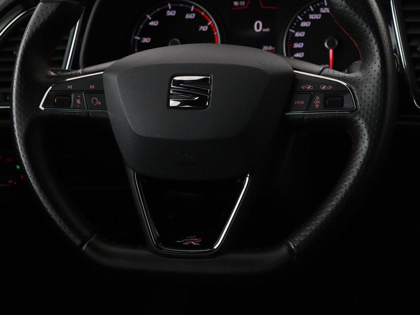 SEAT Leon 1.5 TSI FR Business Intens | Panoramadak | Full LED | Sfeerverlichting | Caplay | Navigatie | Sportstoelen | Keyless | Climate control