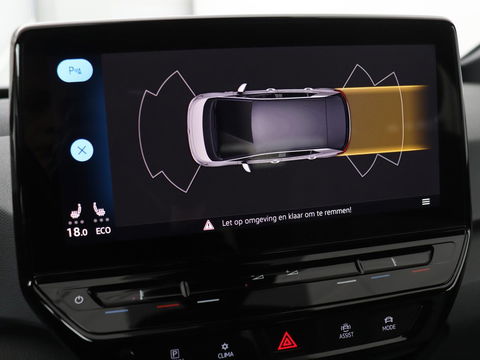 Volkswagen ID.3 First 58 kWh | Stoel & stuurverwarming | Carplay | Trekhaak | Adaptive cruise | Full LED | Navigatie | Parkeerhulp | Climate control