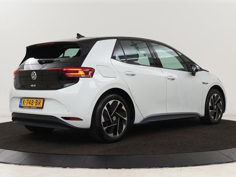 Volkswagen ID.3 First 58 kWh | Stoel & stuurverwarming | Carplay | Trekhaak | Adaptive cruise | Full LED | Navigatie | Parkeerhulp | Climate control