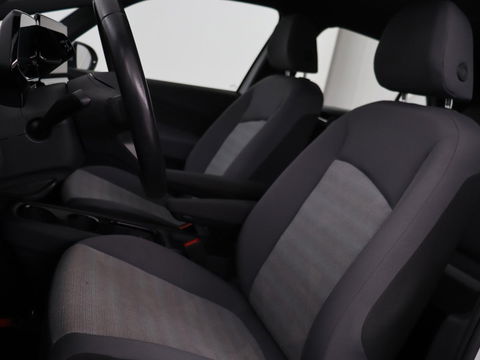 Volkswagen ID.3 First 58 kWh | Stoel & stuurverwarming | Carplay | Trekhaak | Adaptive cruise | Full LED | Navigatie | Parkeerhulp | Climate control