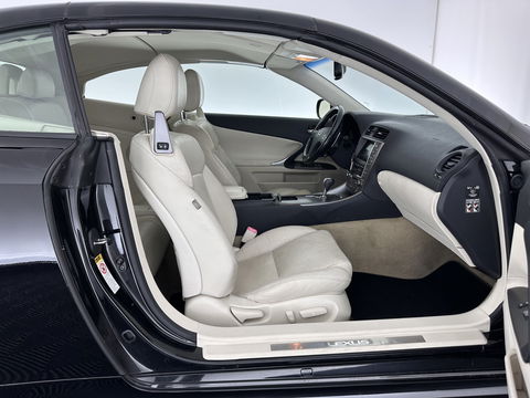 Lexus IS Cabriolet 250C Luxury AUT. * LUXURY-LEATHER | NAVI-FULLMAP | KEYLESS | PDC | SHIFT-PADDLES | CRUISE | ECC | HEATED-SEATS | CAMERA | AIRSCARF | 18''ALU *