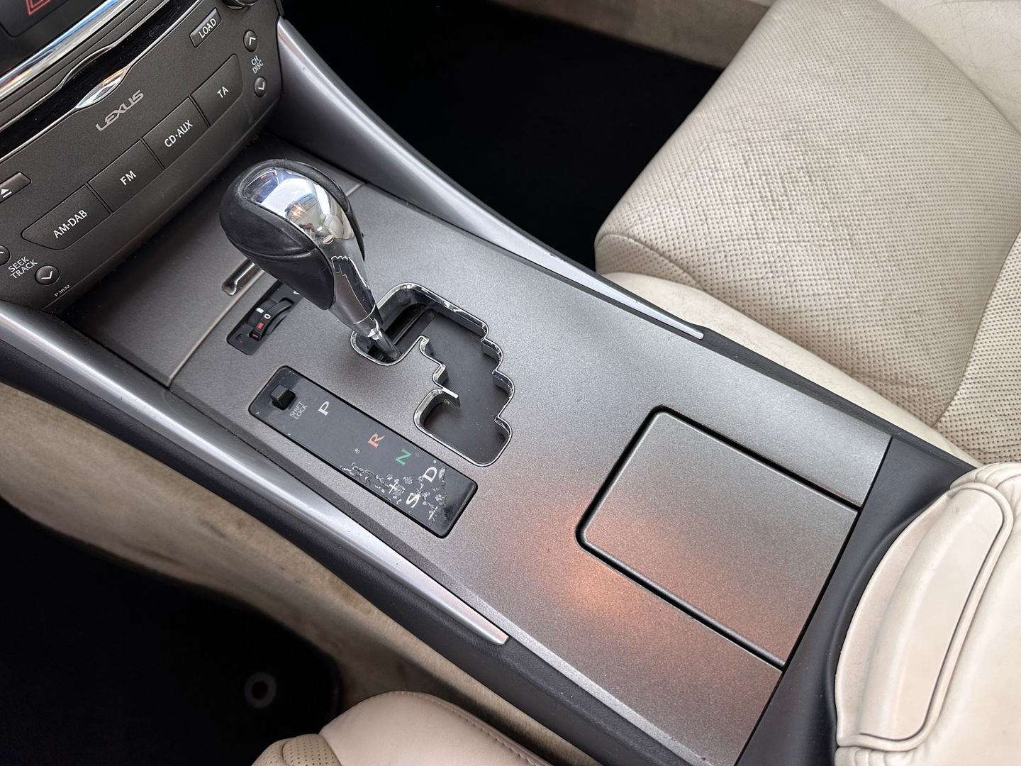 Lexus IS Cabriolet 250C Luxury AUT. * LUXURY-LEATHER | NAVI-FULLMAP | KEYLESS | PDC | SHIFT-PADDLES | CRUISE | ECC | HEATED-SEATS | CAMERA | AIRSCARF | 18''ALU *