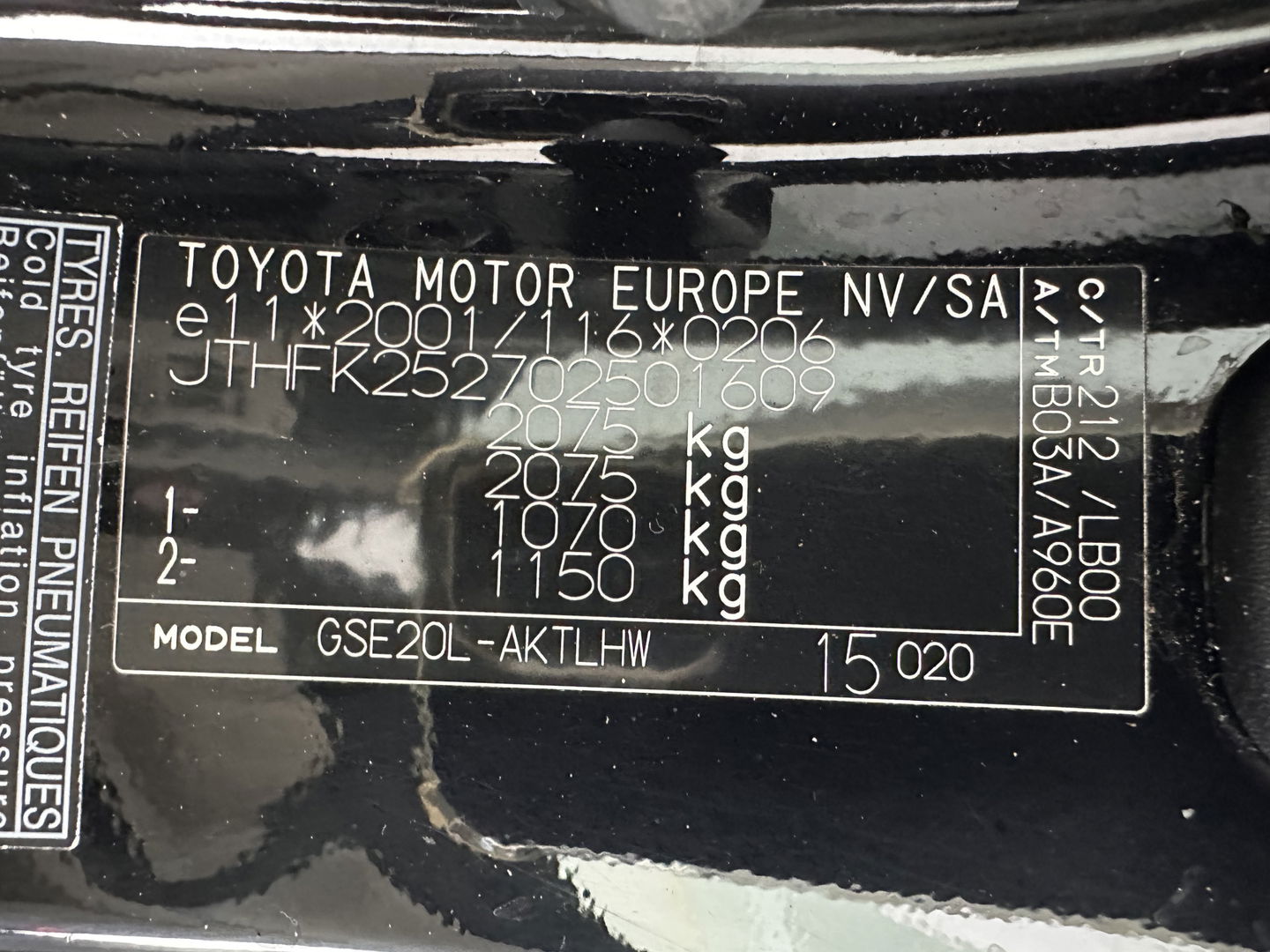 Lexus IS Cabriolet 250C Luxury AUT. * LUXURY-LEATHER | NAVI-FULLMAP | KEYLESS | PDC | SHIFT-PADDLES | CRUISE | ECC | HEATED-SEATS | CAMERA | AIRSCARF | 18''ALU *
