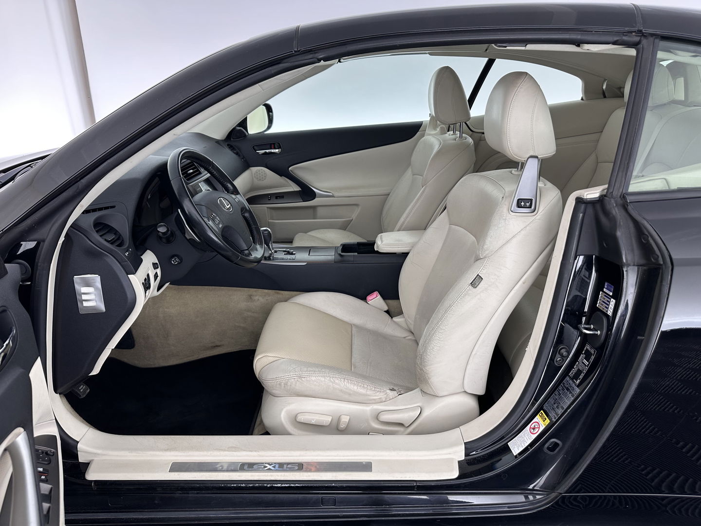 Lexus IS Cabriolet 250C Luxury AUT. * LUXURY-LEATHER | NAVI-FULLMAP | KEYLESS | PDC | SHIFT-PADDLES | CRUISE | ECC | HEATED-SEATS | CAMERA | AIRSCARF | 18''ALU *