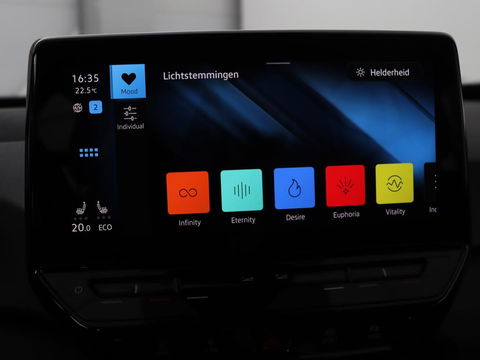Volkswagen ID.3 First 58 kWh | Stoel & stuurverwarming | Carplay | Trekhaak | Adaptive cruise | Full LED | Navigatie | Parkeerhulp | Climate control