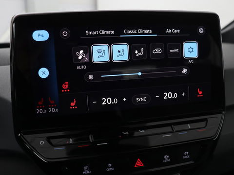 Volkswagen ID.3 First 58 kWh | Stoel & stuurverwarming | Carplay | Trekhaak | Adaptive cruise | Full LED | Navigatie | Parkeerhulp | Climate control