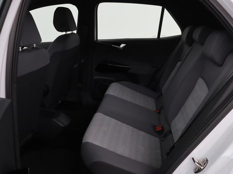 Volkswagen ID.3 First 58 kWh | Stoel & stuurverwarming | Carplay | Trekhaak | Adaptive cruise | Full LED | Navigatie | Parkeerhulp | Climate control