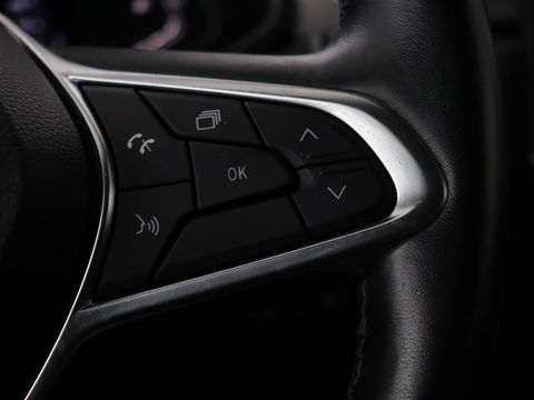 Renault Captur 1.0 TCe Intens | Trekhaak | Camera | Carplay | Climate control | Keyless | Full LED | Cruise control | Bluetooth | Getint glas