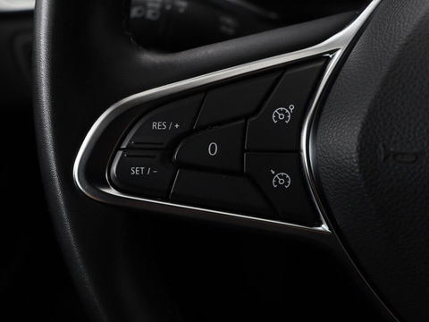 Renault Captur 1.3 TCe Intens | 140pk | Trekhaak | Camera | Navigatie | Half leder | Climate control | Keyless | Cruise control | Full LED