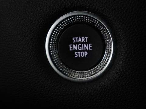 Renault Captur 1.3 TCe Intens | 140pk | Trekhaak | Camera | Navigatie | Half leder | Climate control | Keyless | Cruise control | Full LED