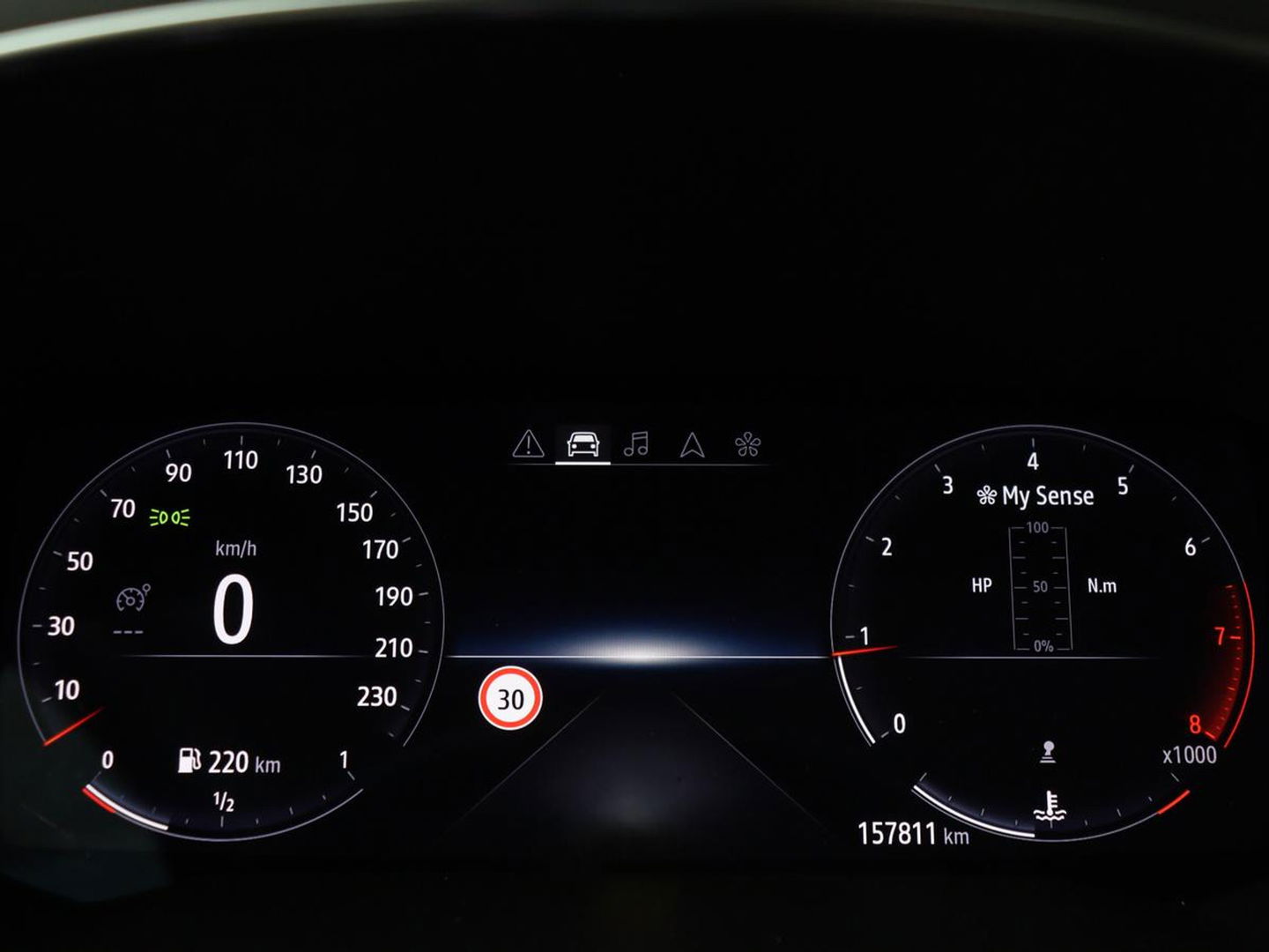 Renault Captur 1.3 TCe Intens | 140pk | Trekhaak | Camera | Navigatie | Half leder | Climate control | Keyless | Cruise control | Full LED