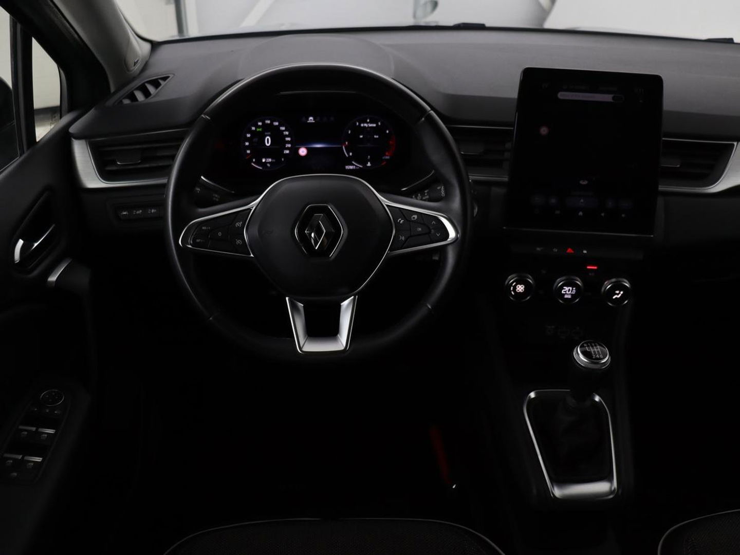 Renault Captur 1.3 TCe Intens | 140pk | Trekhaak | Camera | Navigatie | Half leder | Climate control | Keyless | Cruise control | Full LED