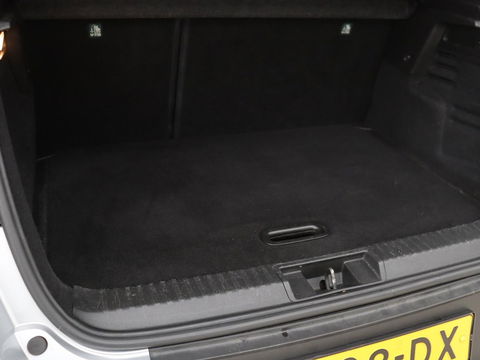 Renault Captur 1.3 TCe Edition One | 154pk | Automaat | Trekhaak | Camera | Half leder | Carplay | BOSE Sound | Full LED | Navigatie | Climate control