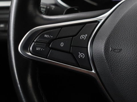 Renault Captur 1.3 TCe Edition One | 154pk | Automaat | Trekhaak | Camera | Half leder | Carplay | BOSE Sound | Full LED | Navigatie | Climate control