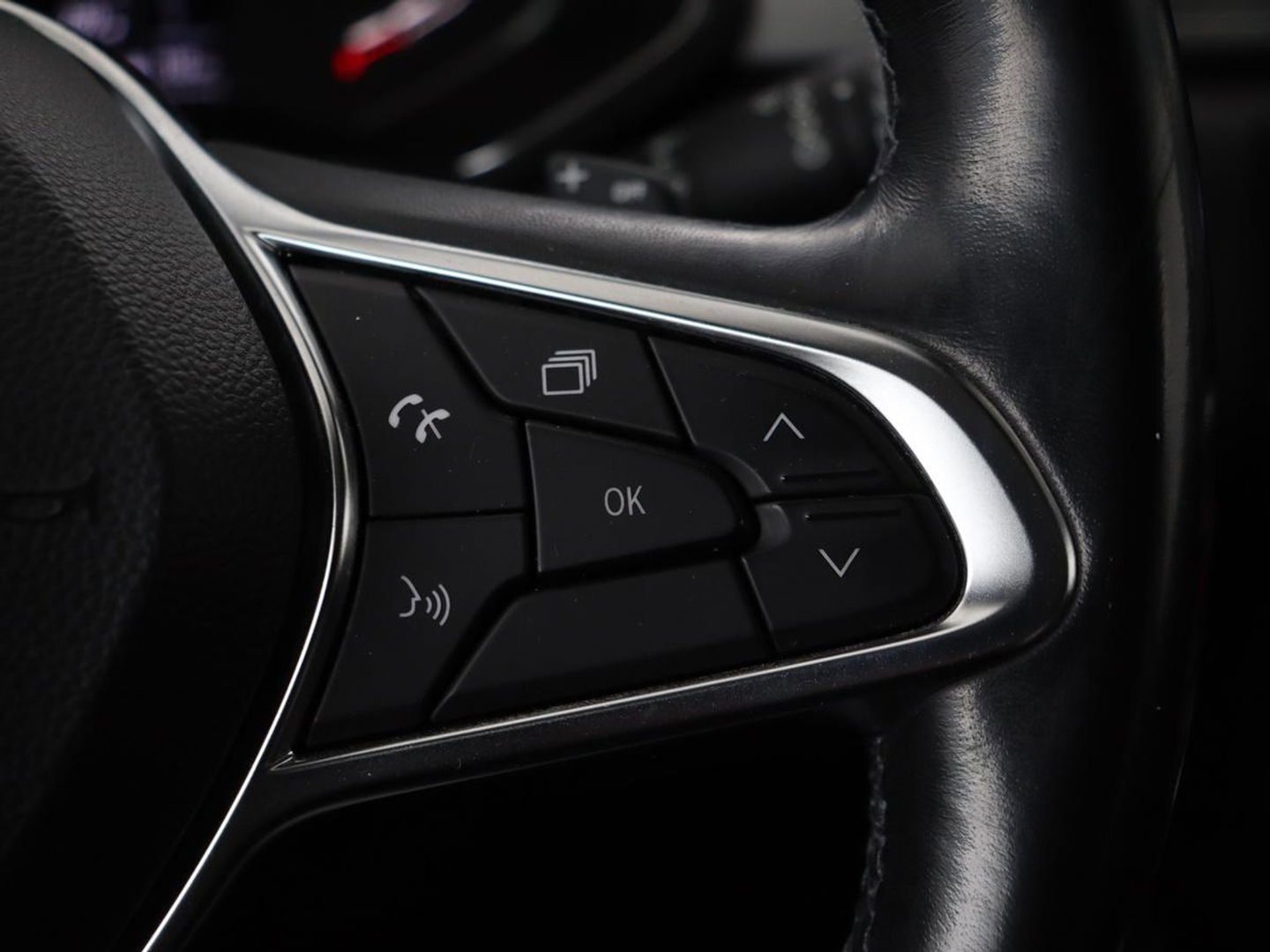 Renault Captur 1.3 TCe Edition One | 154pk | Automaat | Trekhaak | Camera | Half leder | Carplay | BOSE Sound | Full LED | Navigatie | Climate control